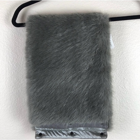 Banana Republic Faux Fur Neck Warmer - Picture 4 of 8